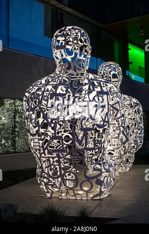 Paul Allen's Brain Science Institute mit Stahl zahlen sitzen Gesicht in South Lake Union, Downtown Seattle, Künstler Jaume Plensa zu Gesicht Stockfoto