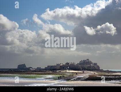 Elizabeth Castle, Schloss und touristische Attraktion, auf eine Flutwelle Insel innerhalb der Pfarrei Saint Helier, Jersey, Channel Islands, Großbritannien. Stockfoto