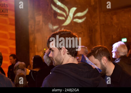 Battersea Arts Centre, London, Großbritannien. 9. November 2019. Die Fraktion der Liberalen und Demokratischen Partei Europas, bei der "Rallye für die Zukunft" allgemeine Wahl Kundgebung an der Battersea Arts Center. Quelle: Matthew Chattle/Alamy leben Nachrichten Stockfoto