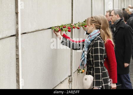 Berlin, Deutschland. 09 Nov, 2019. Gedenkfeier an der Hintermauer anlässlich des 30-jährigen Jubiläums der Feiern" der Fall der Berliner Mauer am 9. November 2019. (Foto von Simone Kuhlmey/Pacific Press) Quelle: Pacific Press Agency/Alamy leben Nachrichten Stockfoto