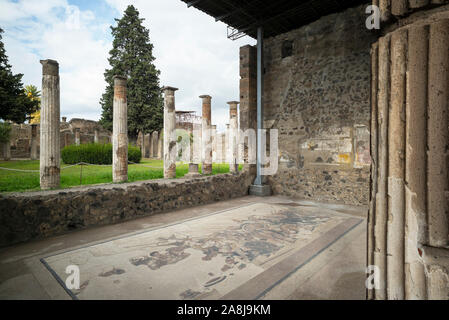 Pompei. Italien. Archäologische Stätte von Pompeji. Casa del Fauno/Haus des Faun. Bleibt der Boden Mosaik, Alexander der Große, mit denen Stockfoto