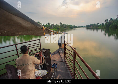 Blick vom Hausboot in Alleppey (Kerala) Stockfoto