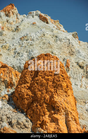 Sousaki ist ein erloschener Vulkan und moderne solfatara Gebiet im Nordosten Corinthia, Griechenland, am nordwestlichen Ende der Ägäis vulkanischen Bogens. Stockfoto