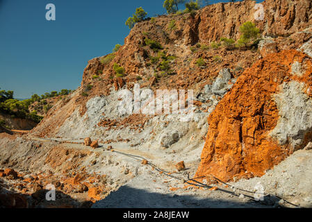 Sousaki ist ein erloschener Vulkan und moderne solfatara Gebiet im Nordosten Corinthia, Griechenland, am nordwestlichen Ende der Ägäis vulkanischen Bogens. Stockfoto