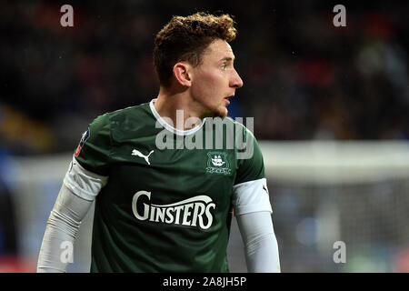 Bolton, Großbritannien. 09 Nov, 2019. BOLTON, ENGLAND - November 9th Plymouth Callum McFadzean in Aktion während der FA Cup Match zwischen Bolton Wanderers und Plymouth Argyle im Reebok Stadium, Bolton am Samstag, den 9. November 2019. (Credit: Eddie Garvey | MI Nachrichten) das Fotografieren dürfen nur für Zeitung und/oder Zeitschrift redaktionelle Zwecke verwendet werden, eine Lizenz für die gewerbliche Nutzung Kreditkarte erforderlich: MI Nachrichten & Sport/Alamy leben Nachrichten Stockfoto