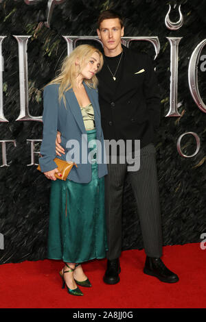 Die Europäische Premiere von 'Maleficent: Herrin des Bösen" im Odeon IMAX Waterloo - Anreise mit: Rose Grau, Harris Dickinson Wo: London, Vereinigtes Königreich, wenn: 09 Okt 2019 Credit: Mario Mitsis/WENN.com Stockfoto