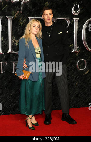 Die Europäische Premiere von 'Maleficent: Herrin des Bösen" im Odeon IMAX Waterloo - Anreise mit: Rose Grau, Harris Dickinson Wo: London, Vereinigtes Königreich, wenn: 09 Okt 2019 Credit: Mario Mitsis/WENN.com Stockfoto