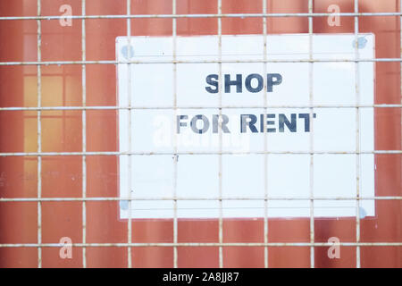 Shop zum Mieten für Gebäude Fenster Stockfoto