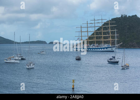 Fünfmast-Schiff auf der Saintes-Insel in Guadeloupe, wunderschönes Boot Stockfoto