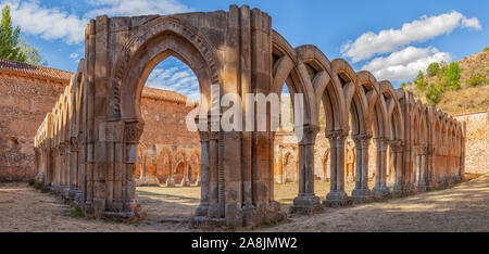 Blick auf das Kloster San Juan de Duero. Monte de las Animas, Soria. Castilla y Leon, Spanien. Stockfoto