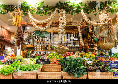 Florenz, Italien - 25, März, 2016: Horizontale Bild der schönen Dekoration aufbewahren Bei Mercato Centrale Firenze, einer touristischen Destination von Florenz, Stockfoto