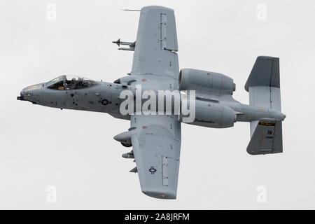 FORT WAYNE, Indiana/USA - Juni 8, 2019: United States Air Force A-10 Thunderbolt II "warzenschweine" an der 2019 Fort Wayne Airshow führt. Stockfoto