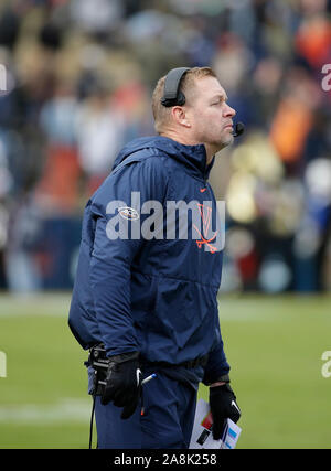 Charlottesville, Virginia, USA. 9 Nov, 2019. Virginia Cavaliers Haupttrainer Bronco Mendenhall während einer NCAA Football Spiel zwischen der Universität von Virginia Kavaliere und der Georgia Tech Yellow Jackets bei Scott Stadion in Charlottesville, Virginia. Justin Cooper/CSM/Alamy leben Nachrichten Stockfoto