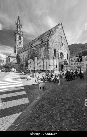 Bozen, Italien - Juli 20, 2019 - Santa Maria Assunta Kathedrale im Zentrum der Altstadt von Bozen Stockfoto