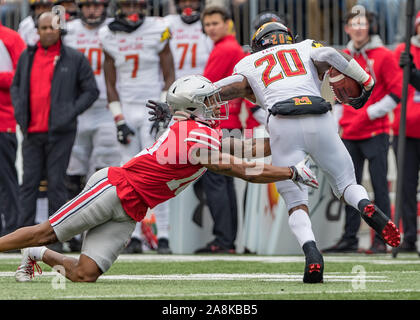 Columbus, Ohio, USA. 9 Nov, 2019. Maryland Dosenschildkröten zurück laufen Javon Leake (20) läuft mit dem Ball in der ersten Hälfte des Spiels zwischen dem Maryland Dosenschildkröten und die Ohio State Buckeyes am Ohio Stadium, Columbus, Ohio. Credit: Scott Stuart/ZUMA Draht/Alamy leben Nachrichten Stockfoto