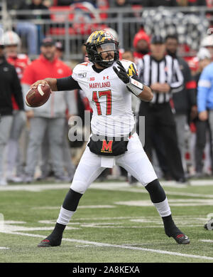 Columbus, United States. 09 Nov, 2019. Maryland Dosenschildkröten Josh Jackson (17) wirft einen Pass gegen die Ohio State Buckeyes Samstag, 9. November 2019 in Columbus, Ohio. Foto von Aaron Josefczyk/UPI Quelle: UPI/Alamy leben Nachrichten Stockfoto