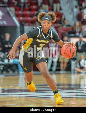 Starkville, MS, USA. 09 Nov, 2019. Southern Mississippi Guard, Liz Gibbs (3), in der Tätigkeit während des NCAA Basketball Frauen Spiel zwischen der Universität von Southern Mississippi Steinadler und der Mississippi State Bulldogs am Humphrey Kolosseum in Starkville, MS. Kevin Langley/Sport Süd Media/CSM/Alamy leben Nachrichten Stockfoto