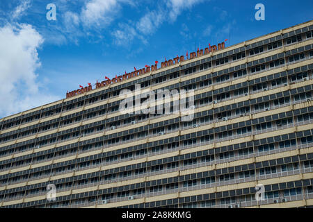 Ein Blick auf die wichtigsten staatlichen Regierung Gebäude, in einem internationalen Stil gebaut. In Kota Bharu, Kelantan, Malaysia. Stockfoto