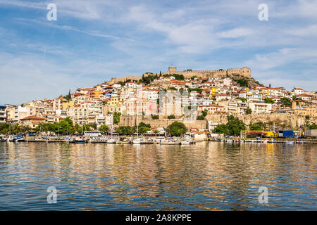 Kavala Altstadt mit seinen byzantinischen Burg durch das Ionische Meer in Griechenland Stockfoto