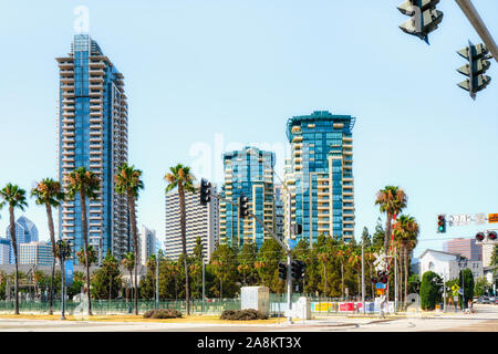 San Diego, Kalifornien/USA - 11. August 2019 Das Hotel ist ein hohes, modernes Wohngebäude. Geteiltes Apartment Premium in der Innenstadt von San Diego Stockfoto