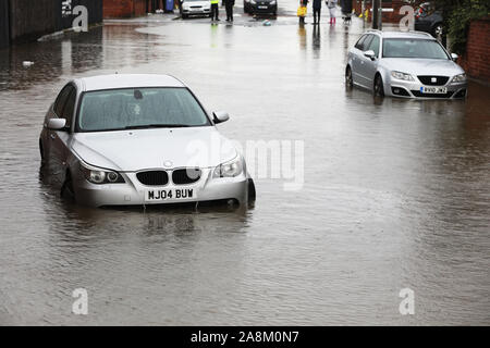 Überschwemmung in der Bentley von Doncaster nach einem Monate Niederschlag in einem Tag caausing den Don fiel seine Banken zu verletzen. Stockfoto