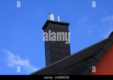 Ein Schornstein auf dem Dach Stockfoto