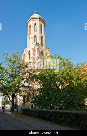 Turm der Kirche St. Maria Magdalena. Grabenrunde Viertel, Altstadt, Budapest Stockfoto