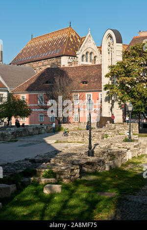 Die Ruinen der Kirche der Heiligen Maria Magdalena. Altstadt, Schloss Bezirk, Budapest Stockfoto