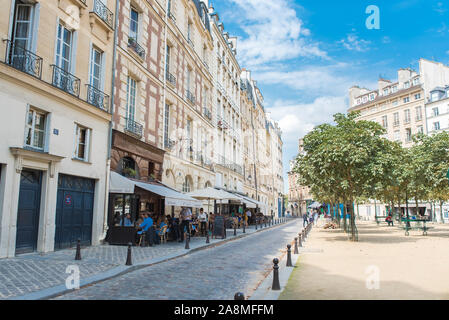 Paris, Frankreich, Place Dauphine, schöner Ort und öffentlicher Platz, pariser Fassaden Stockfoto