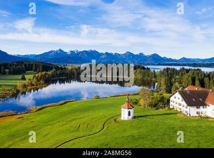 Hegratsrieder See sehen, Hegratsried, in der Nähe von Halblech, an der Rückseite Tannheimer Berge, Ostallgau, Allgäu, Luftaufnahme, Schwaben, Bayern, Deutschland Stockfoto