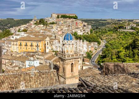 Blick auf die Stadt, Ragusa, Sizilien, Italien Stockfoto