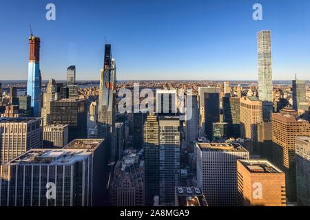 Blick auf den Central Park von der Spitze des Felsens Observation Center, das Rockefeller Center, Manhattan, New York City, New York State, USA Stockfoto