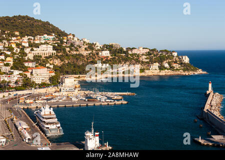 Hafen von Nizza und Boat Harbour, Cote d'Azur, Französische Riviera Stockfoto