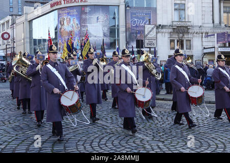 Liverpool UK. 10. November 2019. Veteranen und Mitglieder der Britischen Streitkräfte nehmen an den jährlichen Tag der Erinnerung parade vor der St George's Hall. Credit: Ken Biggs/Alamy Leben Nachrichten. Stockfoto