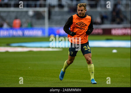 9. November 2019, St. James's Park, Newcastle, England; Premier League Newcastle United v Bournemouth: Ryan Fraser (24) von Bournemouth Credit: Iam Brennen/News Bilder Stockfoto