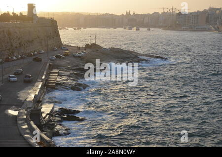 Blick Richtung Tigné Punkt von Fort St. Elmo, Valletta Stockfoto