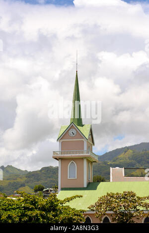 Rosa und grüne Kirche in Papeete, Tahiti, Französisch-Polynesien Stockfoto