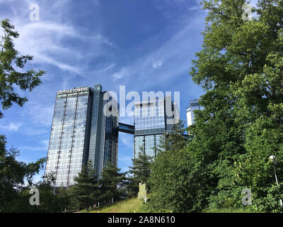 Göteborg, Schweden - 17. Juni 2017: Das große Hochhäuser mit Glasfassaden enthalten Gothia Towers, ein Hotel und Kongresszentrum. Stockfoto