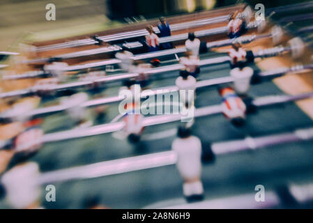 Tabelle Fußball oder Fußball Spiel mit Zoom Blur Effekt. Gezielt verwischt. Auch als Kicker bekannt Stockfoto