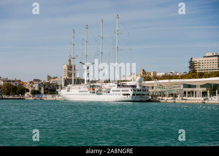Kreuzfahrt 4 Mast Segelschiff Msy Wind Star, im Hafen von Malaga, Andalusien, Spanien günstig Stockfoto