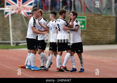 Gateshead, Großbritannien. 10 Nov, 2019. Gateshead, Großbritannien. 10. November 2019. Der gateshead Liam Agnew feiert seine Seiten Ziel zählen während der FA Cup Runde 1 Match zwischen Gateshead und Oldham Athletic an der Gateshead International Stadium, Gateshead am Sonntag, den 10. November 2019. (Credit: Eddie Garvey | MI Nachrichten) das Fotografieren dürfen nur für Zeitung und/oder Zeitschrift redaktionelle Zwecke verwendet werden, eine Lizenz für die gewerbliche Nutzung Kreditkarte erforderlich: MI Nachrichten & Sport/Alamy leben Nachrichten Stockfoto