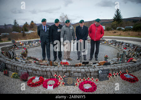 Mit Soldaten und Veteranen an der Commando Memorial in Spean Bridge sammeln, in der Nähe von Fort William, für die jährliche Erinnerung Sonntag Zeremonie Stockfoto