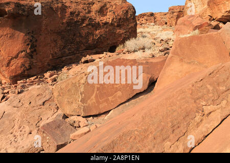 Alte Felsgravuren bei Twyfelfontein Stockfoto