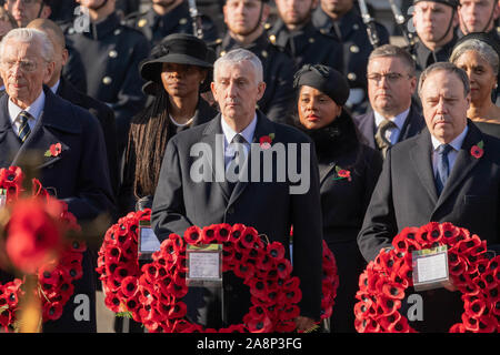 London UK 10. Nov. 2019 Erinnerung Sonntag am Ehrenmal, Whitehall, London Sir Lindsay Hoyle, der neue Sprecher des Unterhauses (Mitte) Credit Ian DavidsonAlamy leben Nachrichten Stockfoto