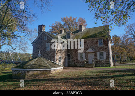 Washington Crossing, PA: Die aus dem 18. Jahrhundert McConkey's Ferry Inn, wo George Washington vor dem Delaware River Crossing im Dezember 1776 gewohnt. Stockfoto