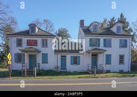 Washington Crossing, PA: Die aus dem 19. Jahrhundert Taylorsville (ursprünglicher Name von Washington Crossing) Speichern von allgemeinen Waren, auf dem Delaware River. Stockfoto