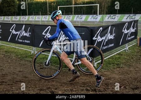 Silvelle, Italien. 10 Nov, 2019. Cristian cominelli itaduring Europäischen Cyclocross Meisterschaft, Ciclocross in Silvelle, Italien, 10. November 2019 - LPS/Luca Tedeschi Credit: Luca Tedeschi/LPS/ZUMA Draht/Alamy leben Nachrichten Stockfoto