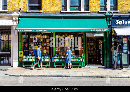 Jede Menge Bücher Buchhandlung in Charing Cross Road, London, UK Stockfoto