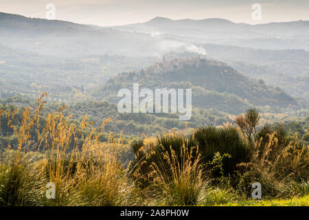 Gesamtansicht des Seggiano, Toskana, Italien, Europa. Stockfoto