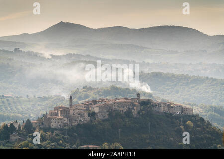 Gesamtansicht des Seggiano, Toskana, Italien, Europa. Stockfoto